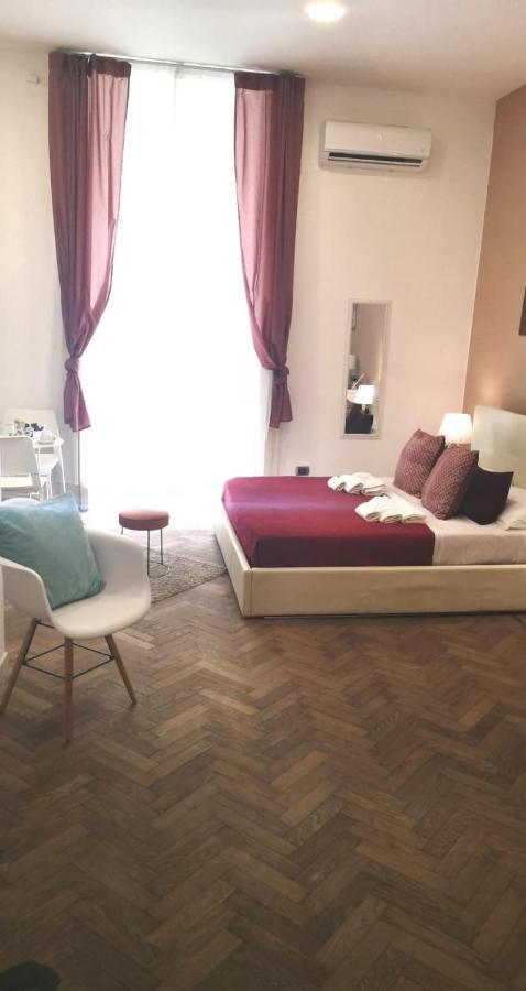 Domus Luigi Leone II Bed & Breakfast Napoli Dış mekan fotoğraf