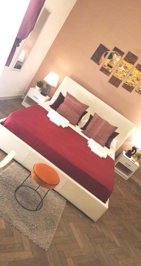 Domus Luigi Leone II Bed & Breakfast Napoli Dış mekan fotoğraf