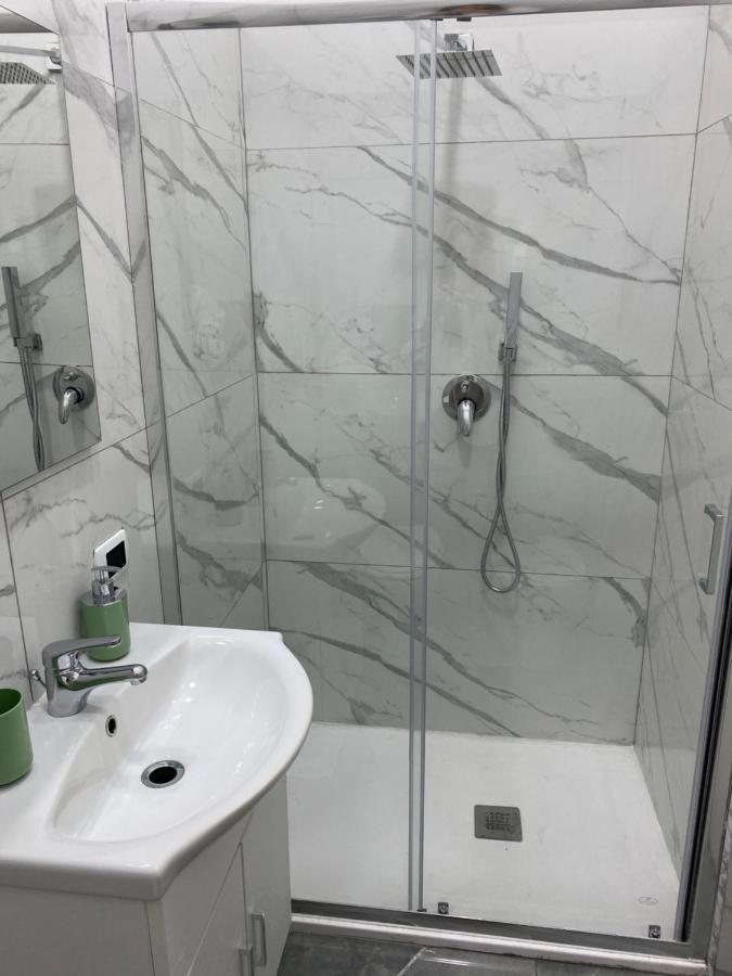 Domus Luigi Leone II Bed & Breakfast Napoli Dış mekan fotoğraf