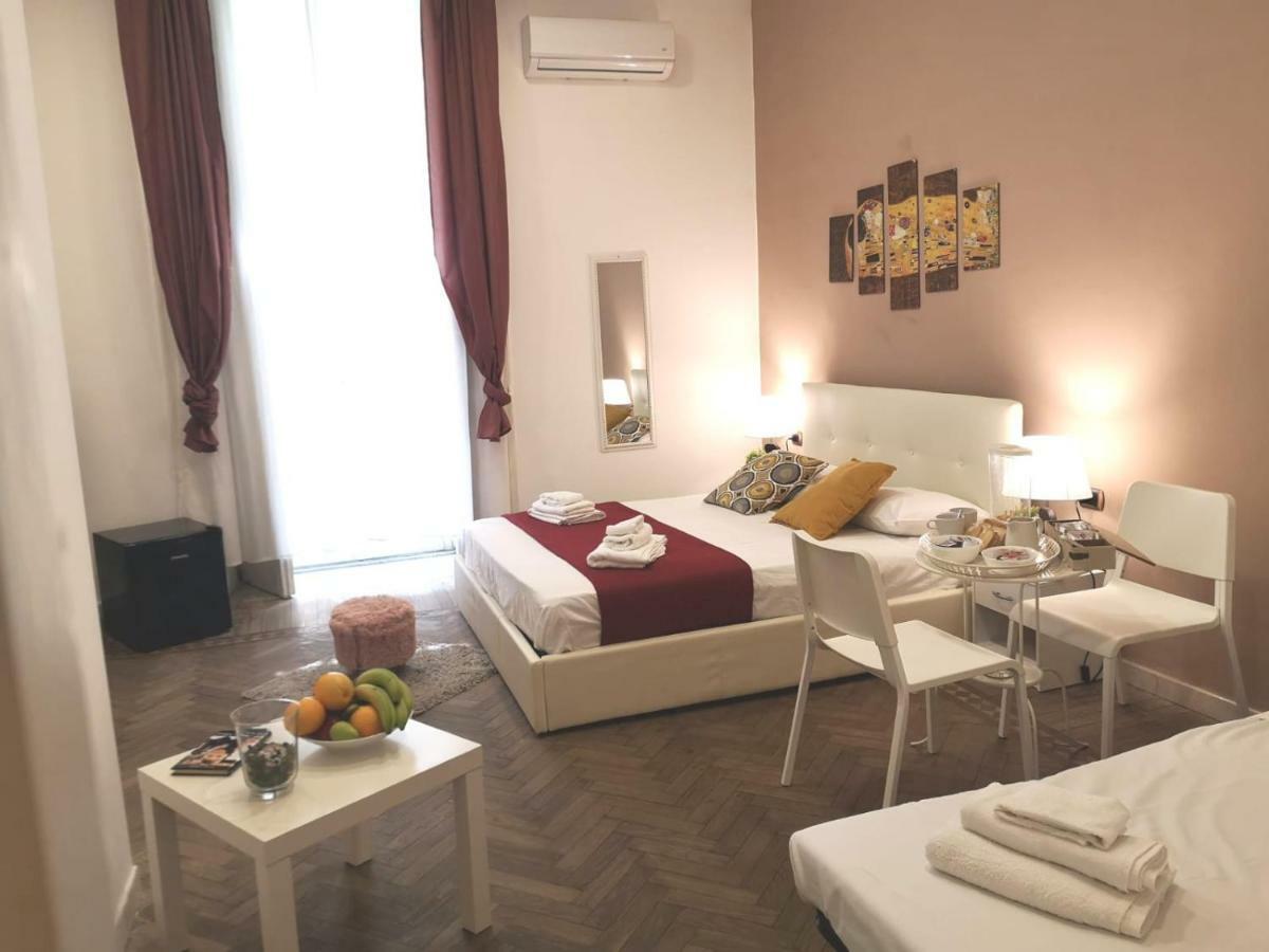 Domus Luigi Leone II Bed & Breakfast Napoli Dış mekan fotoğraf
