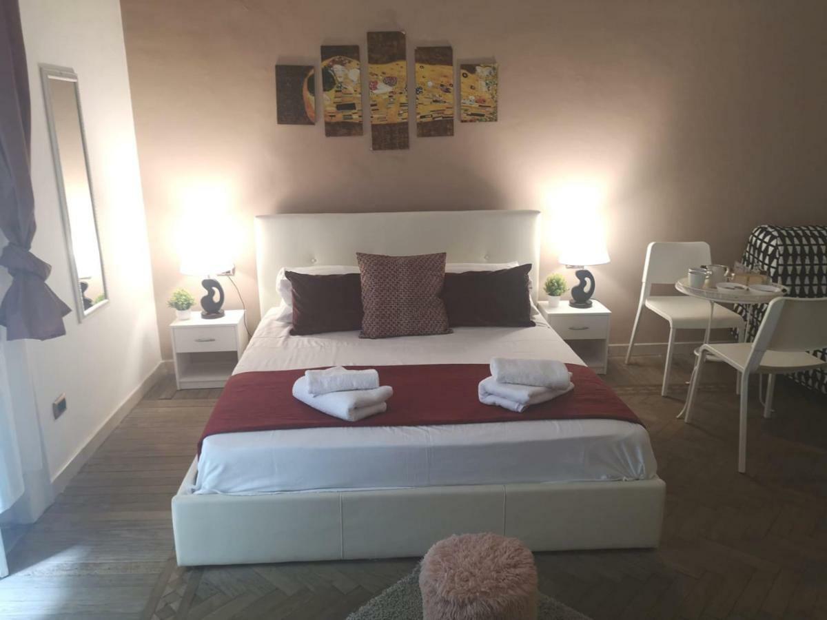 Domus Luigi Leone II Bed & Breakfast Napoli Dış mekan fotoğraf
