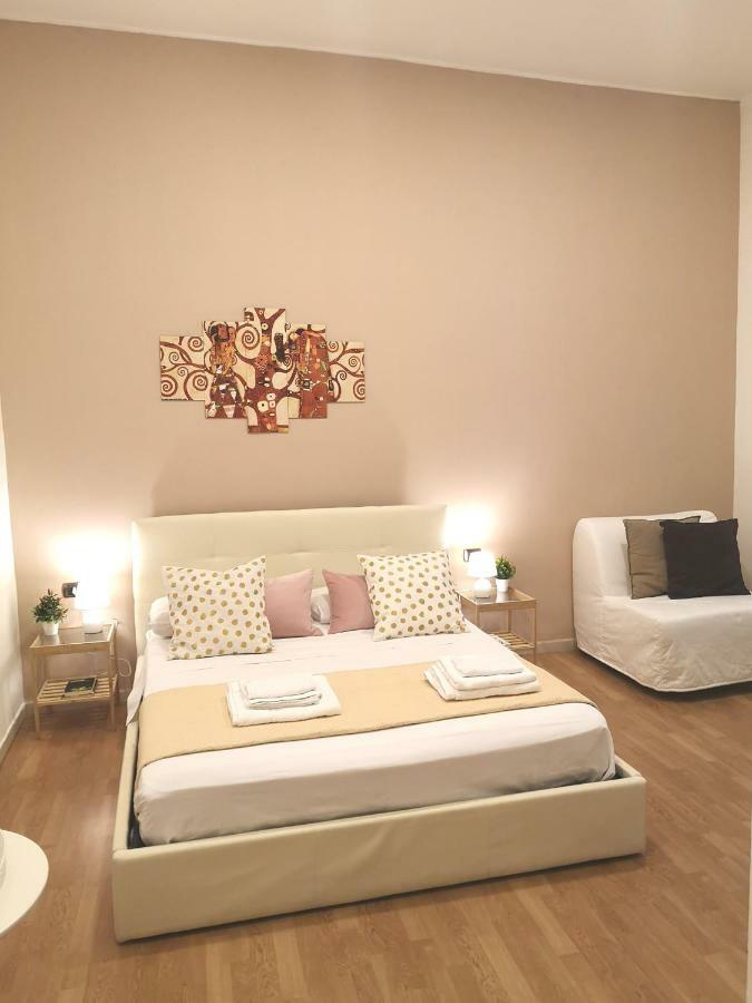 Domus Luigi Leone II Bed & Breakfast Napoli Dış mekan fotoğraf