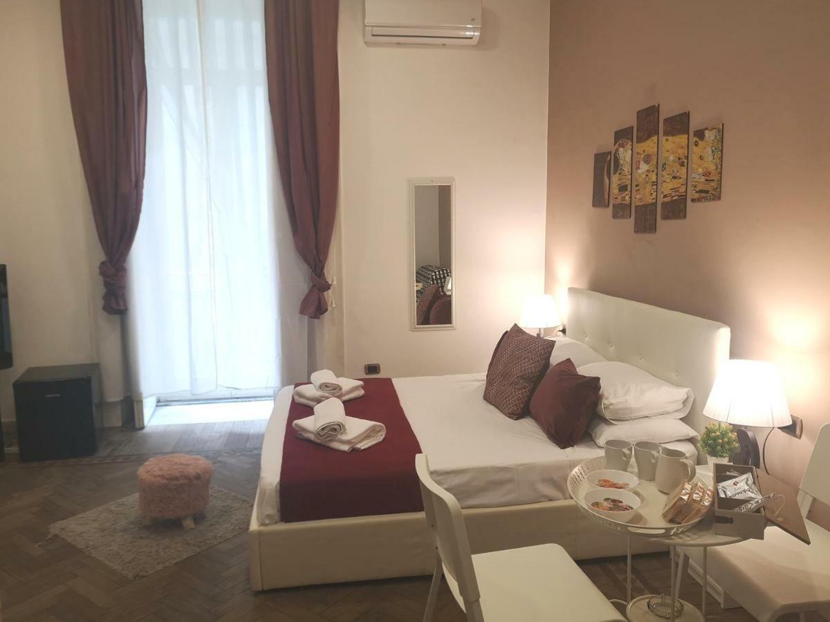 Domus Luigi Leone II Bed & Breakfast Napoli Dış mekan fotoğraf