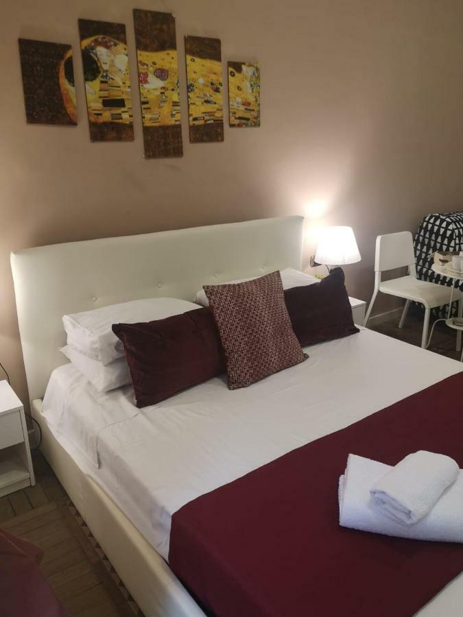 Domus Luigi Leone II Bed & Breakfast Napoli Dış mekan fotoğraf