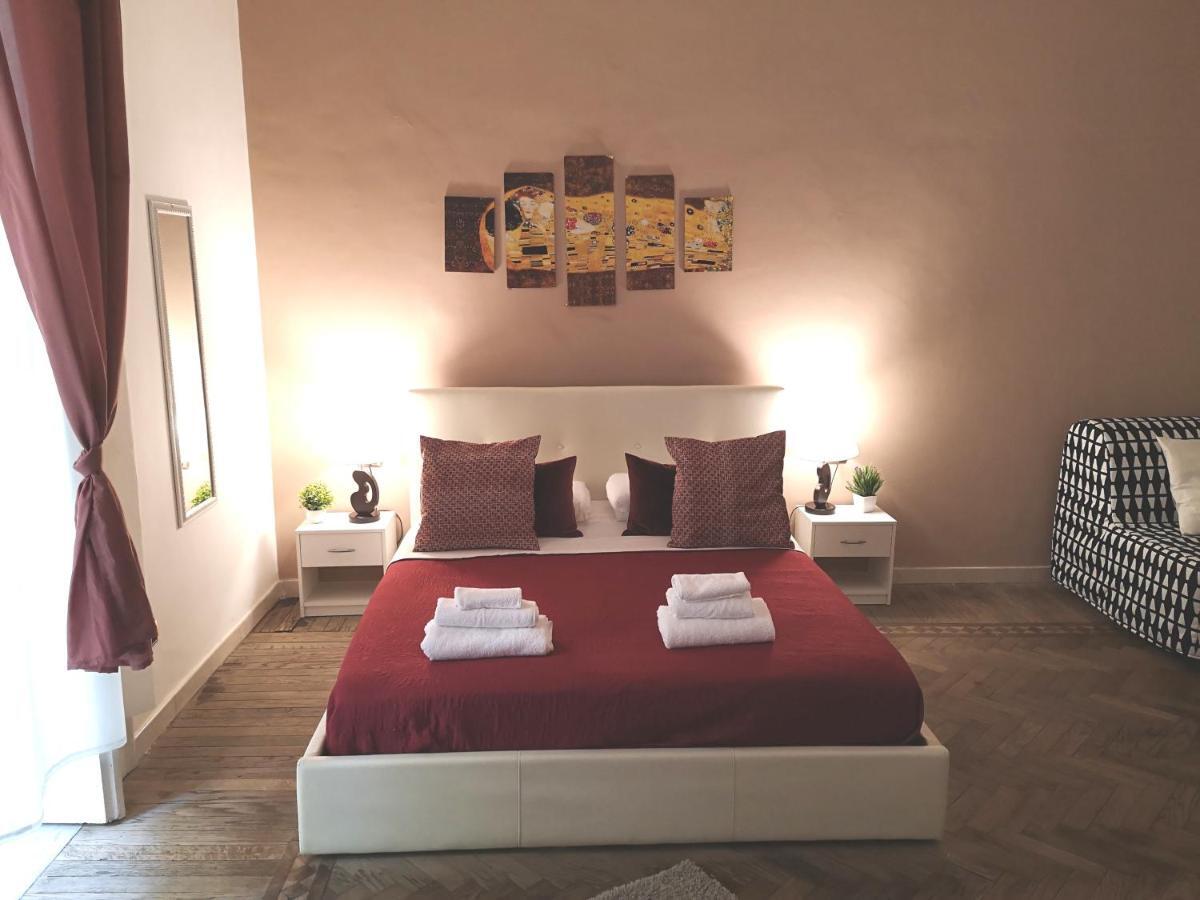 Domus Luigi Leone II Bed & Breakfast Napoli Dış mekan fotoğraf