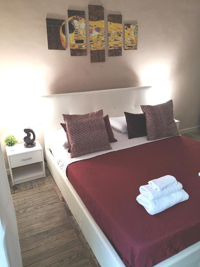 Domus Luigi Leone II Bed & Breakfast Napoli Dış mekan fotoğraf