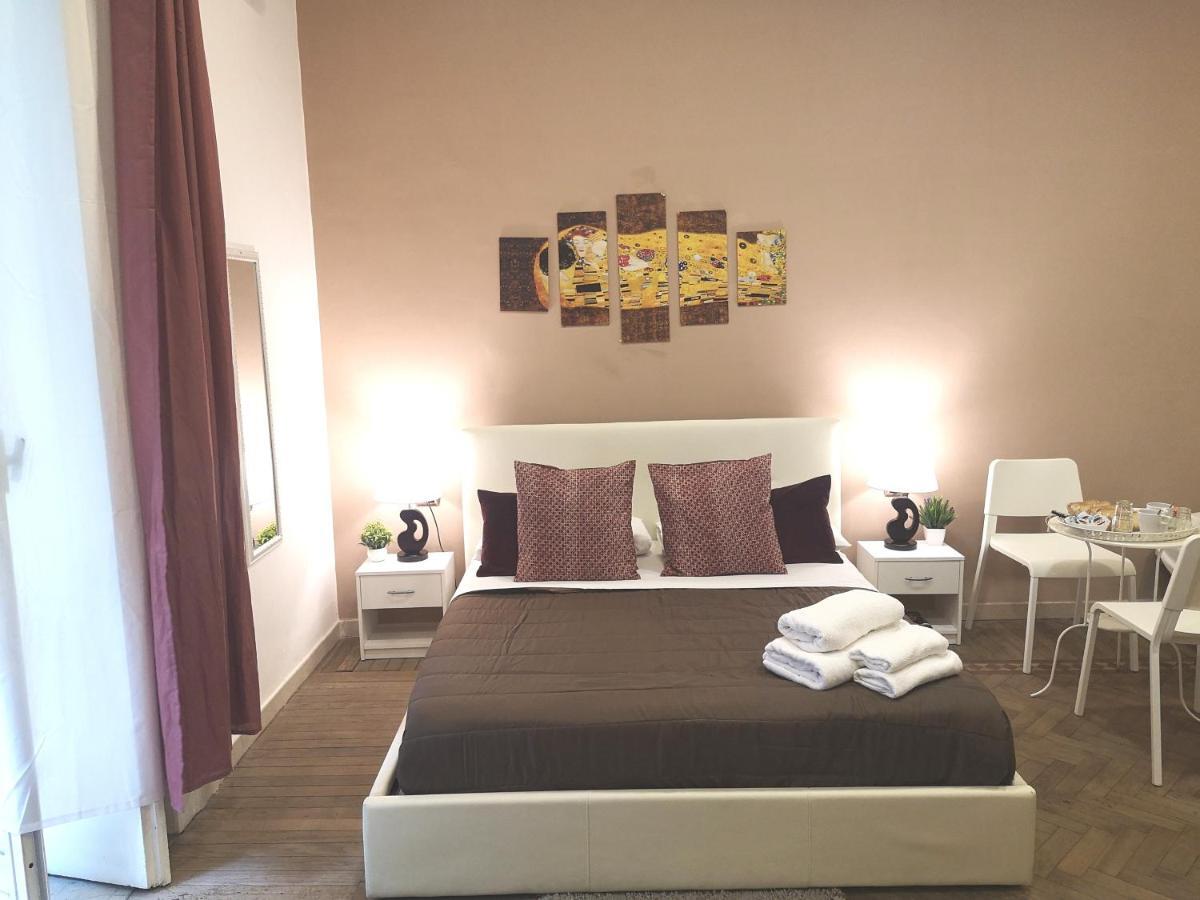 Domus Luigi Leone II Bed & Breakfast Napoli Dış mekan fotoğraf