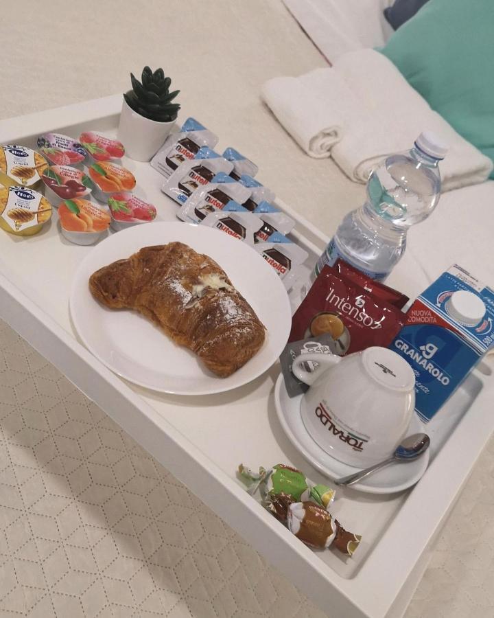 Domus Luigi Leone II Bed & Breakfast Napoli Dış mekan fotoğraf
