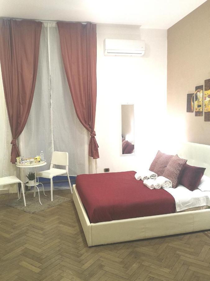 Domus Luigi Leone II Bed & Breakfast Napoli Dış mekan fotoğraf